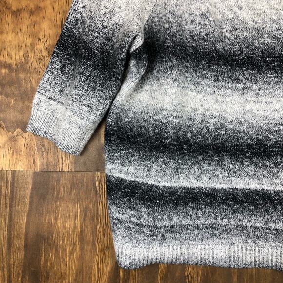 Lane Bryant Womens Sweater Black White Striped Crew Neck 3/4 Sleeve 14/16 - Picture 4 of 12